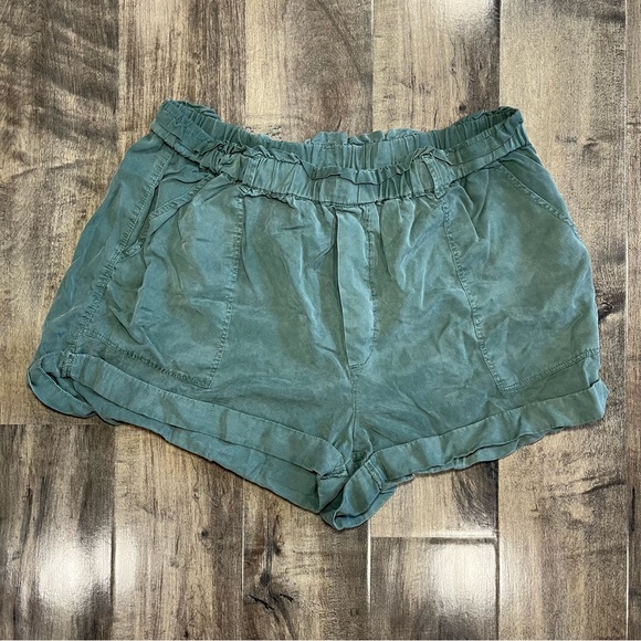 Aerie Women's Xl Paperbag shorts Green (missing belt) - Picture 6 of 8